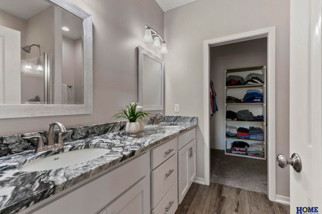 10277 Wayborough Lane, Lincoln, NE 68527