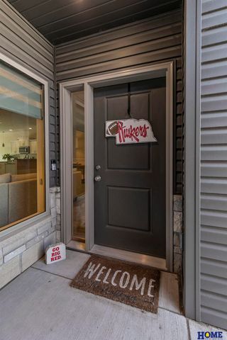 10277 Wayborough Lane, Lincoln, NE 68527