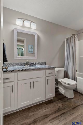 10277 Wayborough Lane, Lincoln, NE 68527