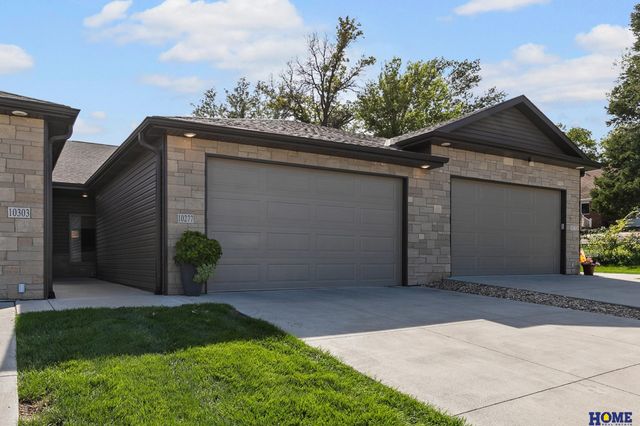 10277 Wayborough Lane, Lincoln, NE 68527