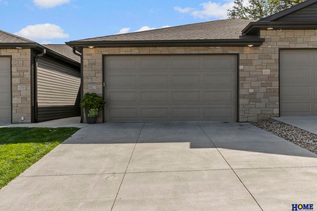 10277 Wayborough Lane, Lincoln, NE 68527