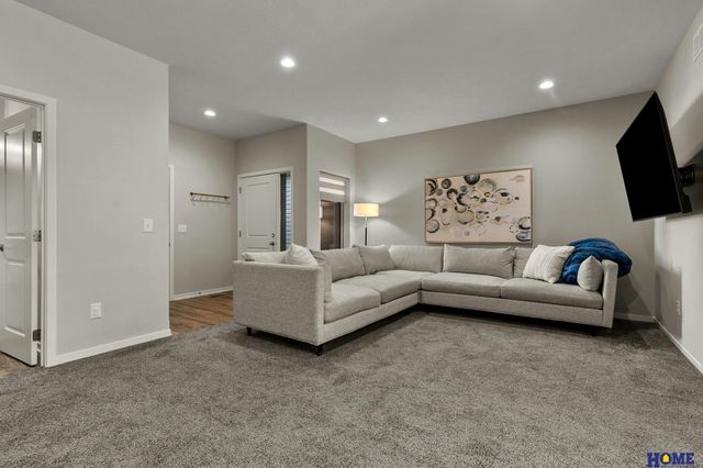 10277 Wayborough Lane, Lincoln, NE 68527