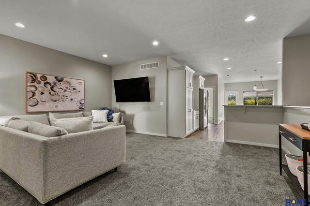 10277 Wayborough Lane, Lincoln, NE 68527