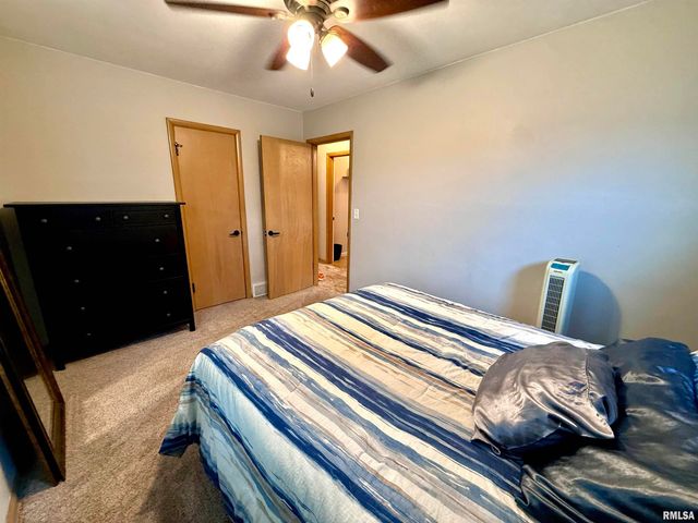 2003 19TH Street, Moline, IL 61265