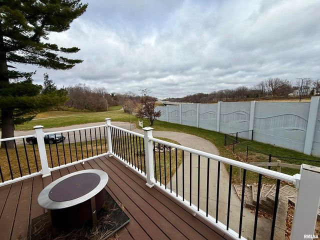 2003 19TH Street, Moline, IL 61265