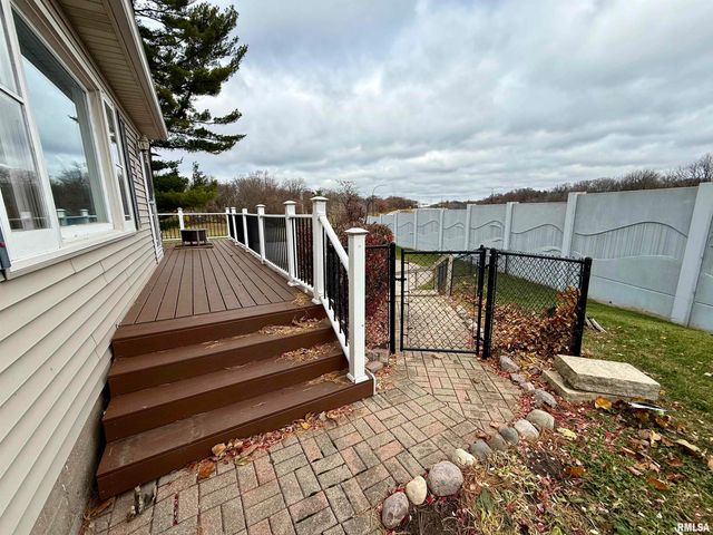 2003 19TH Street, Moline, IL 61265