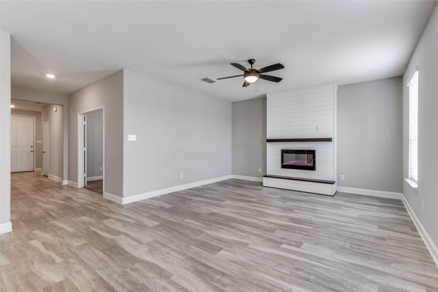 9016 Bison Creek Drive, Fort Worth, TX 76131