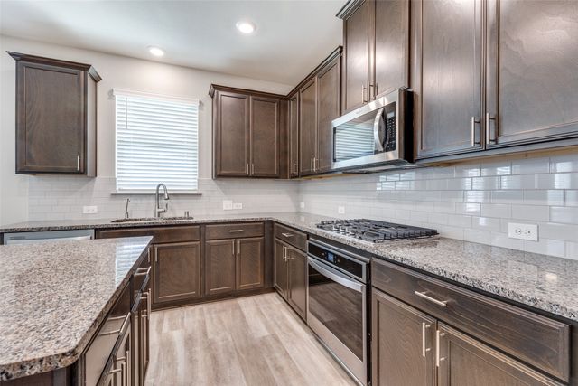 9016 Bison Creek Drive, Fort Worth, TX 76131