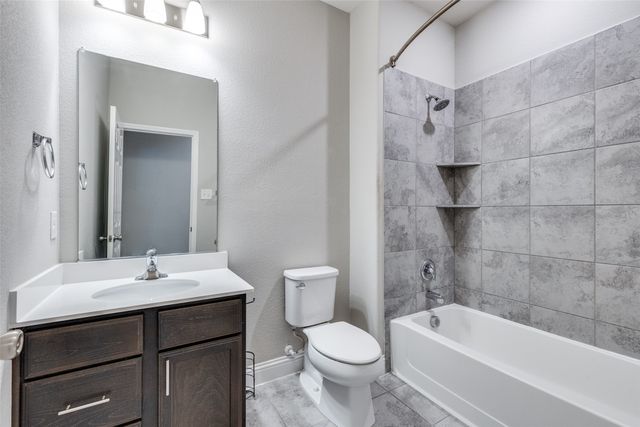 9016 Bison Creek Drive, Fort Worth, TX 76131