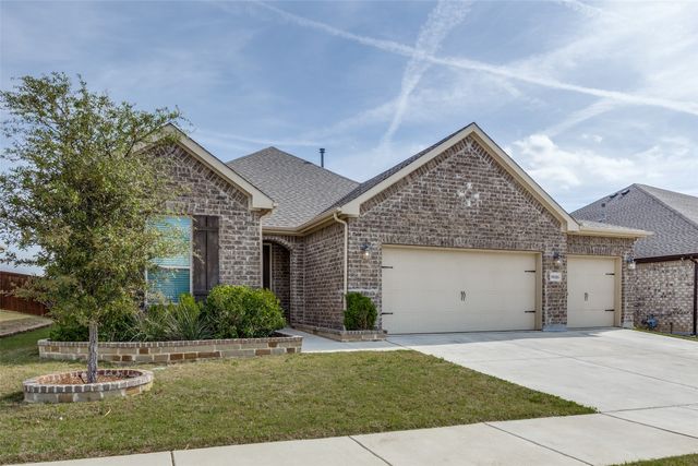9016 Bison Creek Drive, Fort Worth, TX 76131
