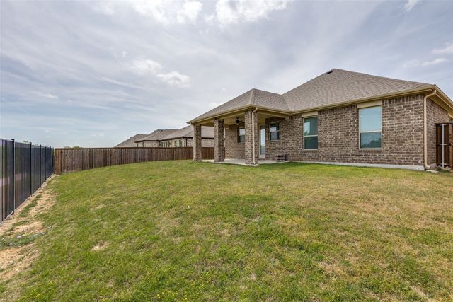 9016 Bison Creek Drive, Fort Worth, TX 76131