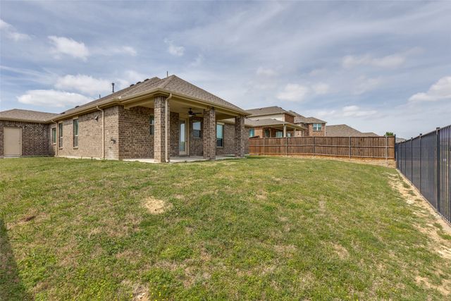 9016 Bison Creek Drive, Fort Worth, TX 76131