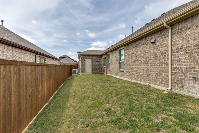 9016 Bison Creek Drive, Fort Worth, TX 76131