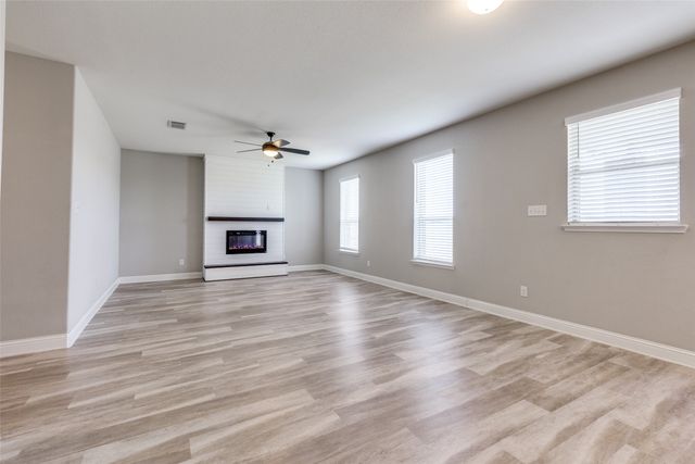 9016 Bison Creek Drive, Fort Worth, TX 76131