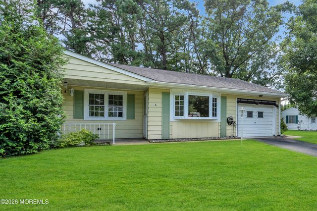 31 Maine Avenue A, Manchester, NJ 08759