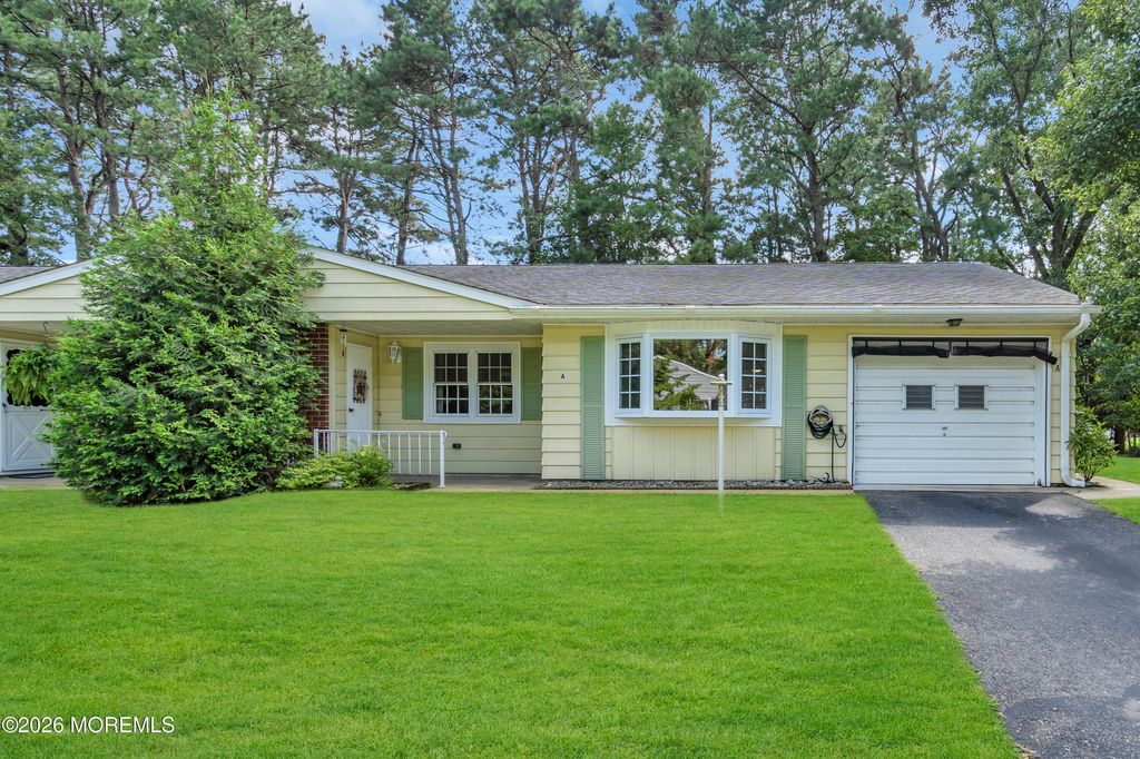 31 Maine Avenue A, Manchester, NJ 08759