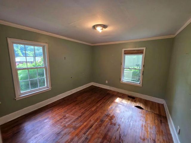 2749 Dale Creek Drive, Atlanta, GA 30318