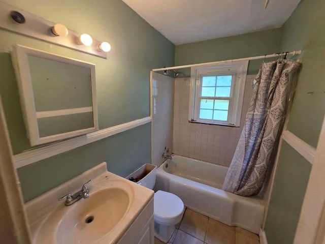 2749 Dale Creek Drive, Atlanta, GA 30318