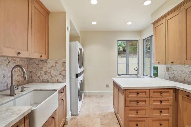 7206 Aviara Drive, Carlsbad, CA 92011