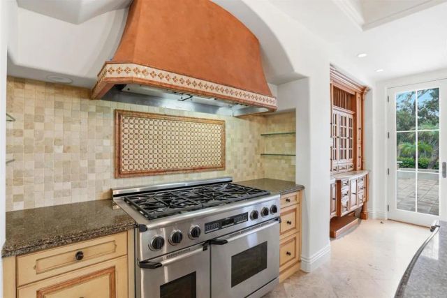 7206 Aviara Drive, Carlsbad, CA 92011