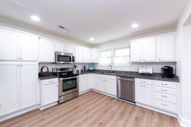 743 Sinlea Avenue, Mount Pleasant, SC 29464