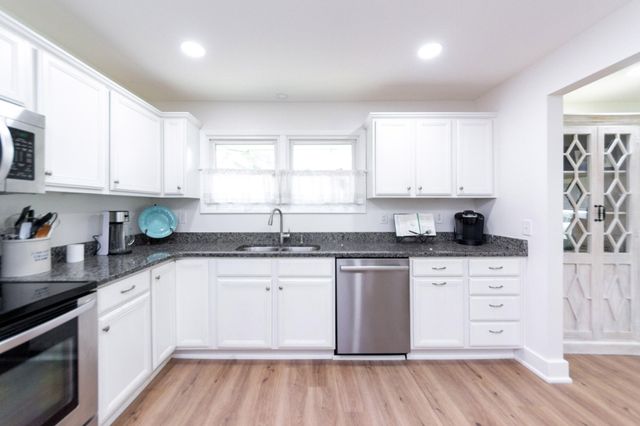 743 Sinlea Avenue, Mount Pleasant, SC 29464