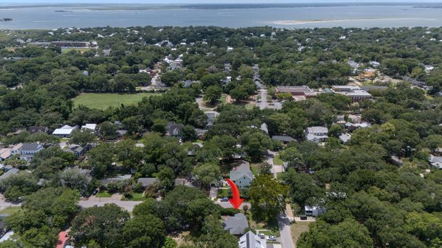 743 Sinlea Avenue, Mount Pleasant, SC 29464