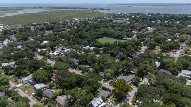 743 Sinlea Avenue, Mount Pleasant, SC 29464