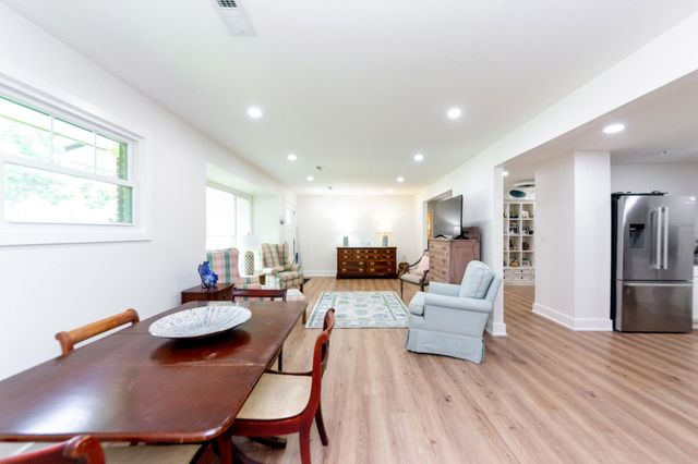 743 Sinlea Avenue, Mount Pleasant, SC 29464