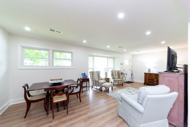 743 Sinlea Avenue, Mount Pleasant, SC 29464