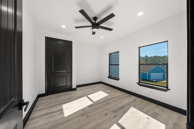 42 Candlestick Drive, Trinity, TX 75862