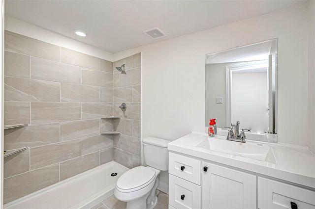 6121 County Road 225, Hungerford, TX 77448