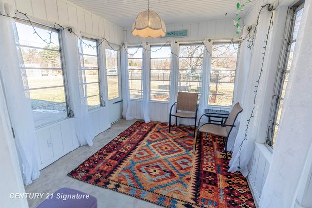 2251 E Stewart Road, Midland, MI 48640