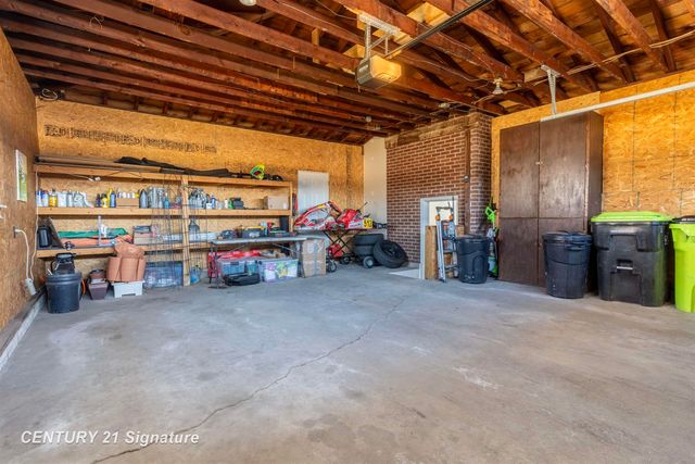 2251 E Stewart Road, Midland, MI 48640