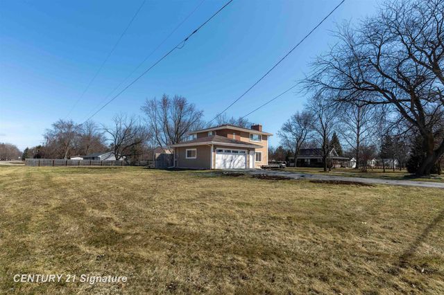 2251 E Stewart Road, Midland, MI 48640