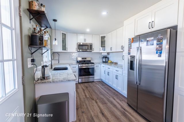 2251 E Stewart Road, Midland, MI 48640