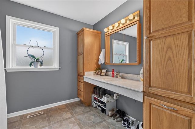 4006 S Lynn Street, Independence, MO 64055
