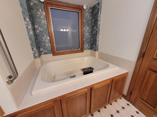 10925 Stoneoak Court, Fort Wayne, IN 46845