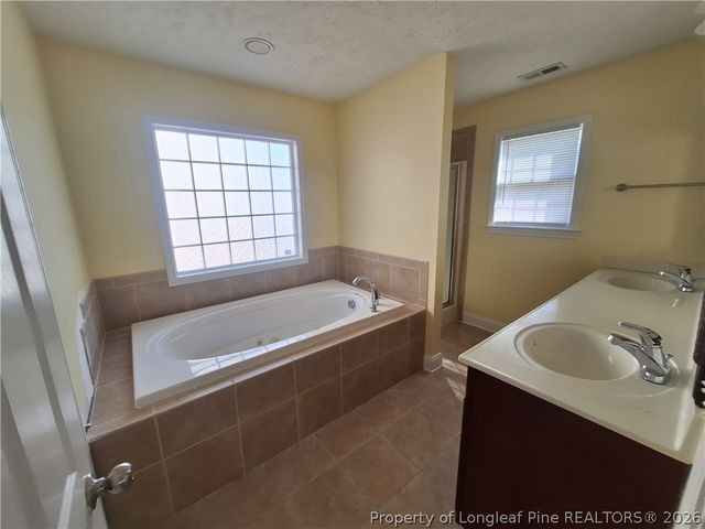 1941 Abbeydale Lane, Fayetteville, NC 28304