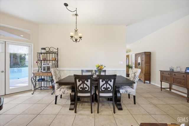 1507 Pollen Crest Ct, Bakersfield, CA 93314