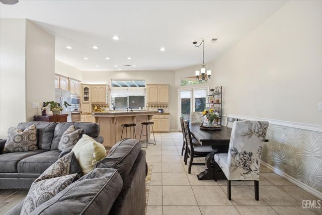 1507 Pollen Crest Ct, Bakersfield, CA 93314