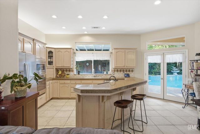 1507 Pollen Crest Ct, Bakersfield, CA 93314