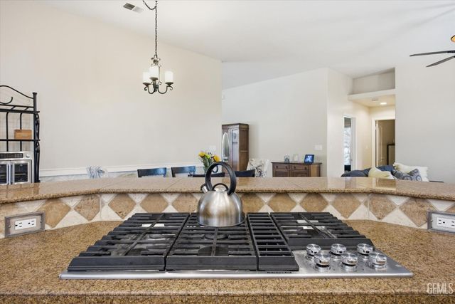 1507 Pollen Crest Ct, Bakersfield, CA 93314