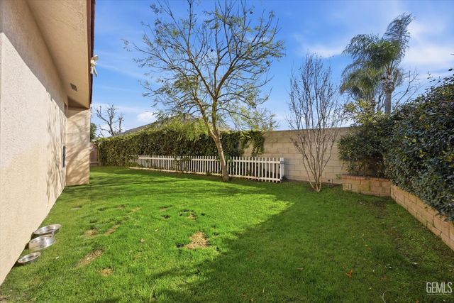 1507 Pollen Crest Ct, Bakersfield, CA 93314