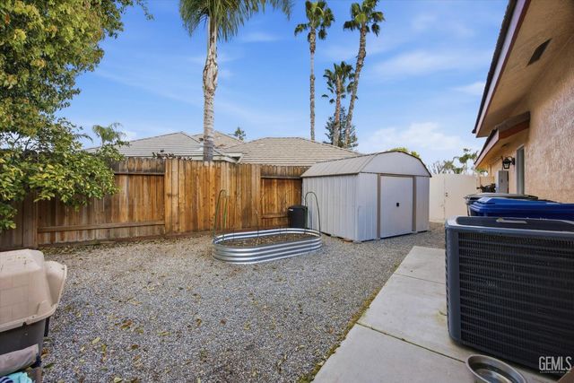 1507 Pollen Crest Ct, Bakersfield, CA 93314