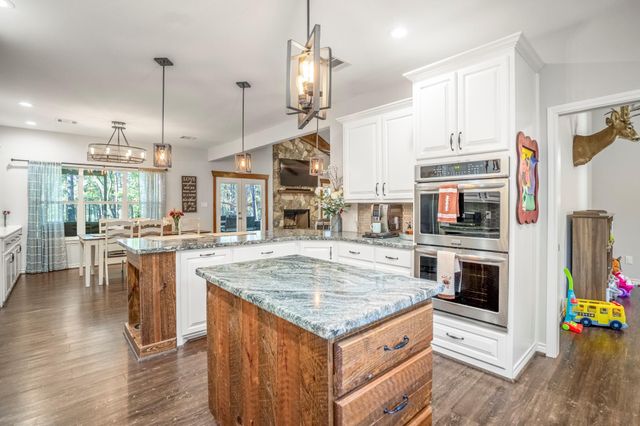 120 Ebner Lake Front Drive, Montgomery, TX 77316