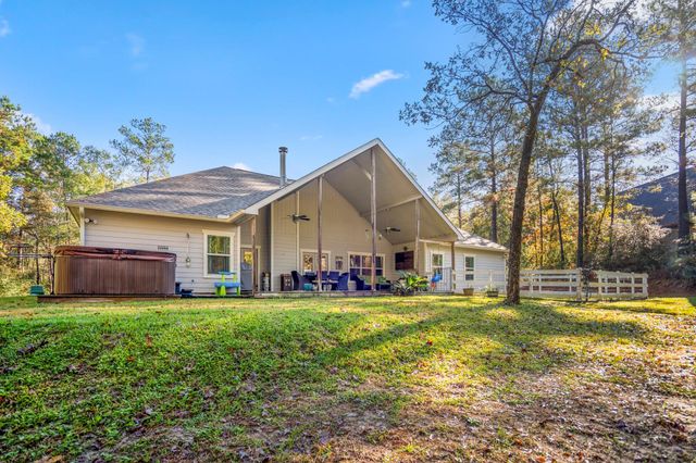 120 Ebner Lake Front Drive, Montgomery, TX 77316