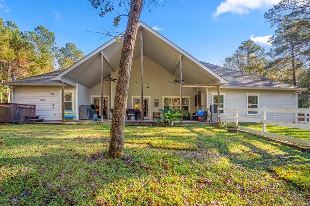 120 Ebner Lake Front Drive, Montgomery, TX 77316