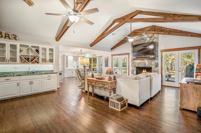 120 Ebner Lake Front Drive, Montgomery, TX 77316