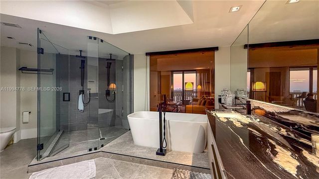 2000 Island Blvd 2404, Aventura, FL 33160